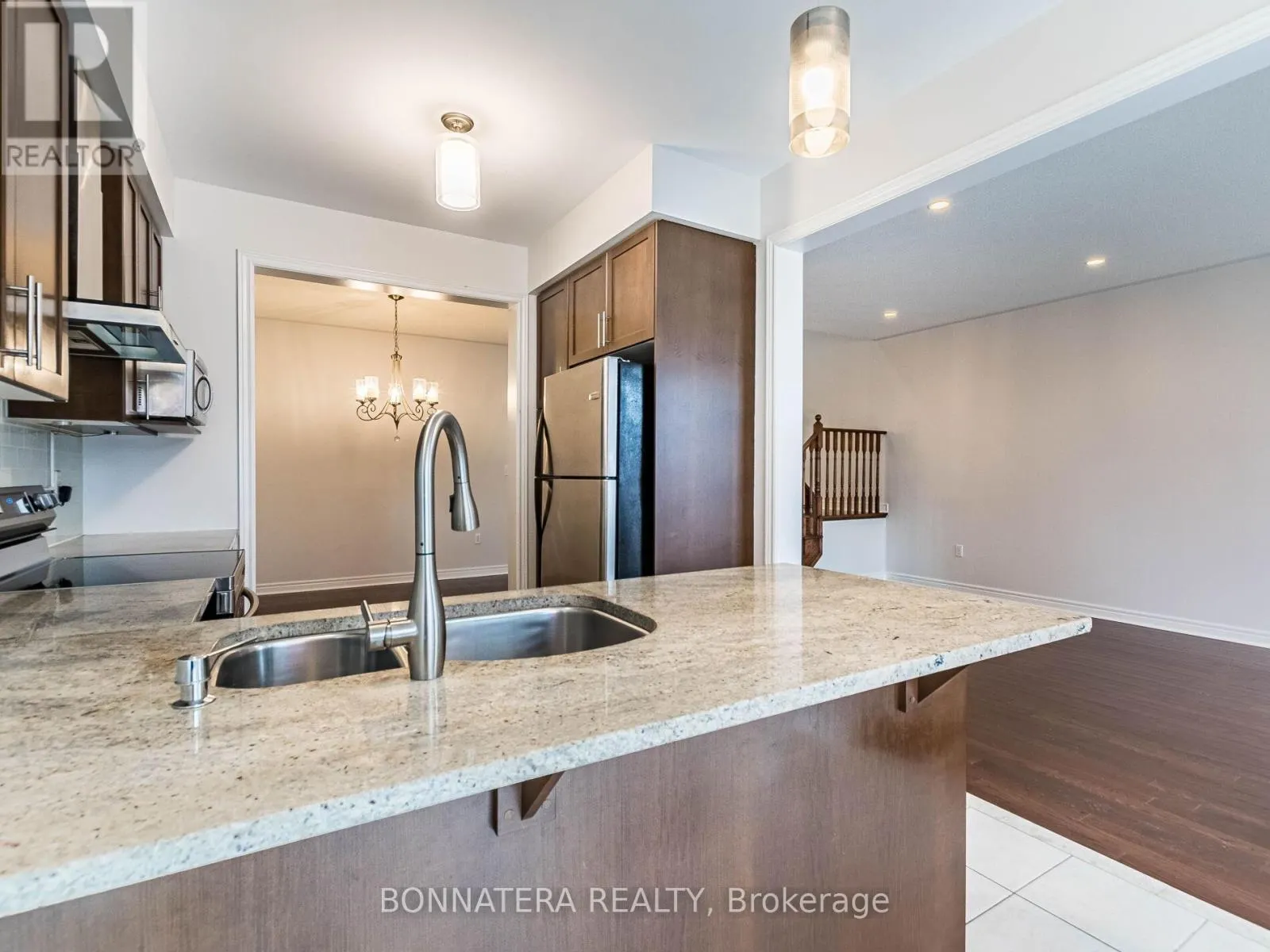 19 - 3275 STALYBRIDGE DRIVE