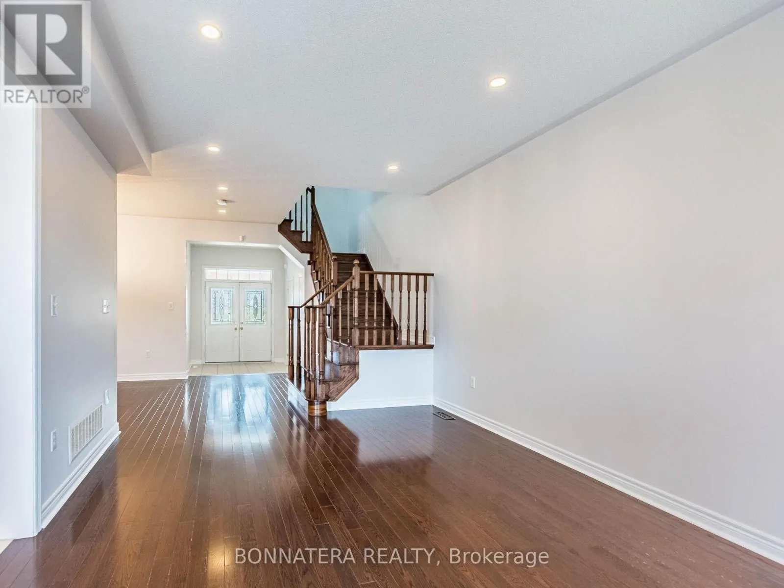 19 - 3275 STALYBRIDGE DRIVE