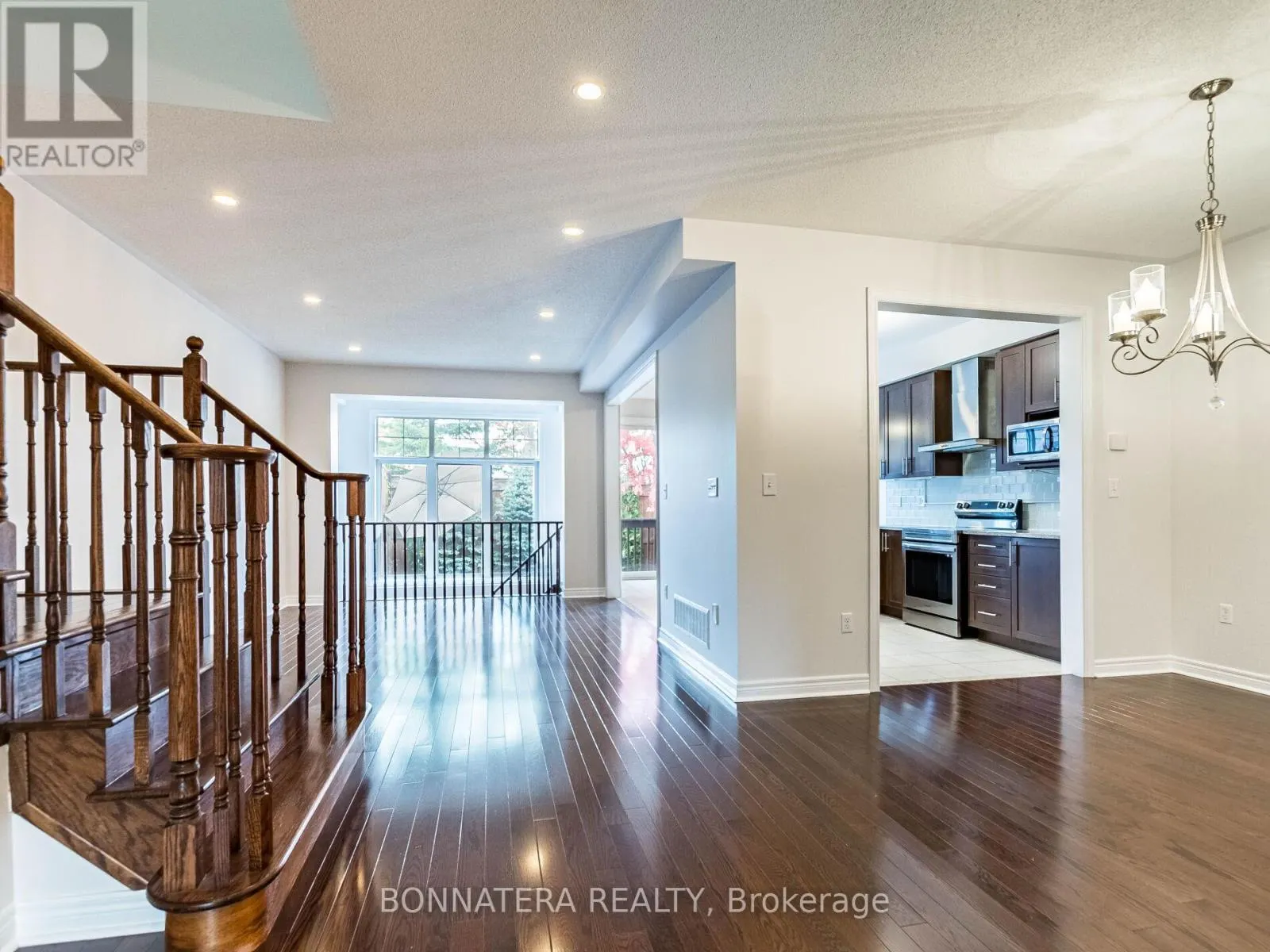 19 - 3275 STALYBRIDGE DRIVE