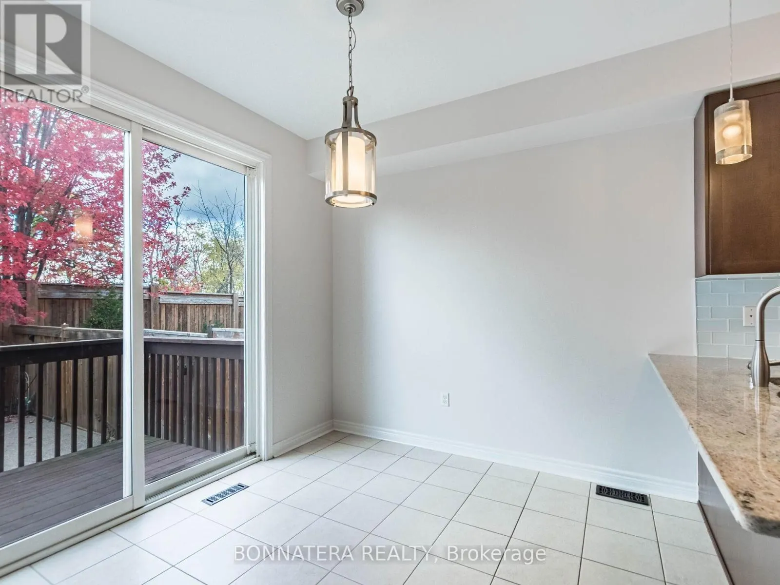 19 - 3275 STALYBRIDGE DRIVE