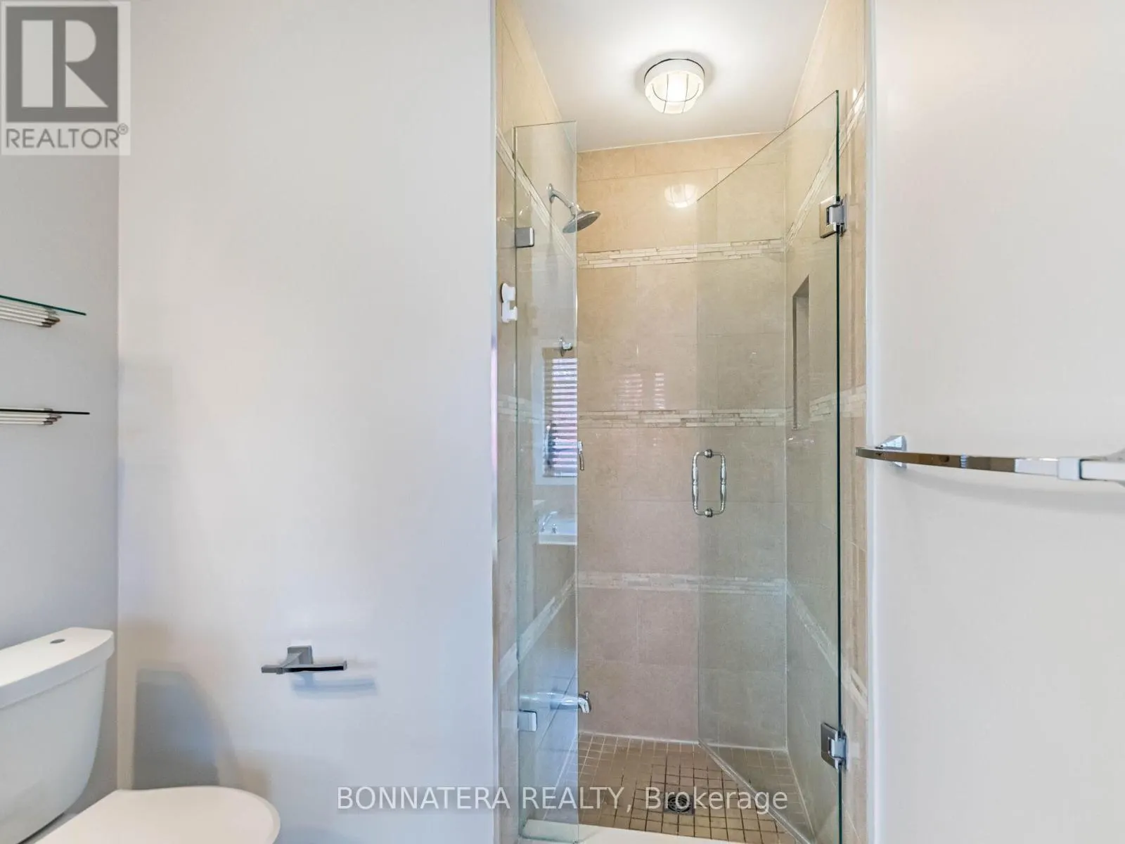 19 - 3275 STALYBRIDGE DRIVE