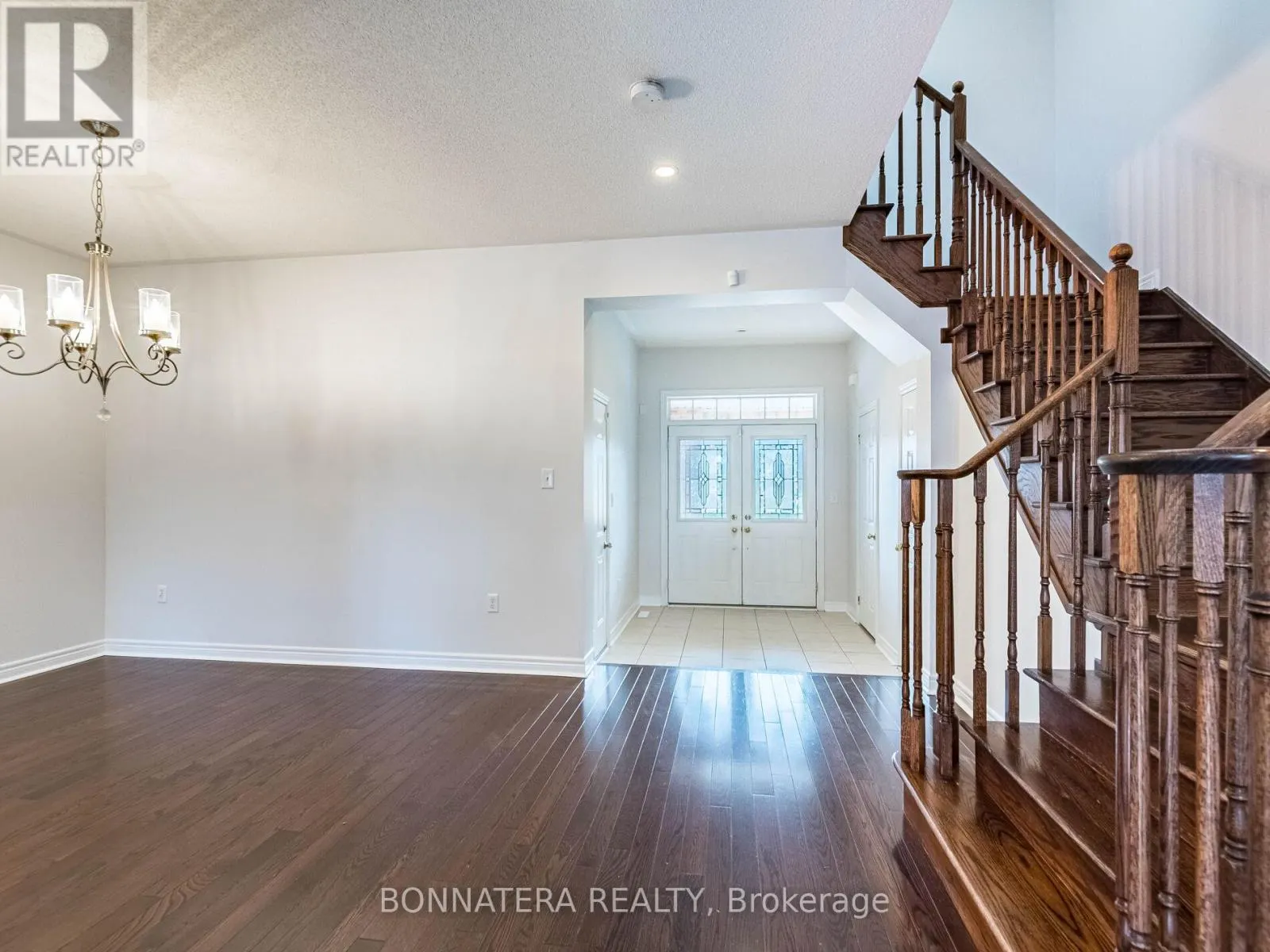 19 - 3275 STALYBRIDGE DRIVE