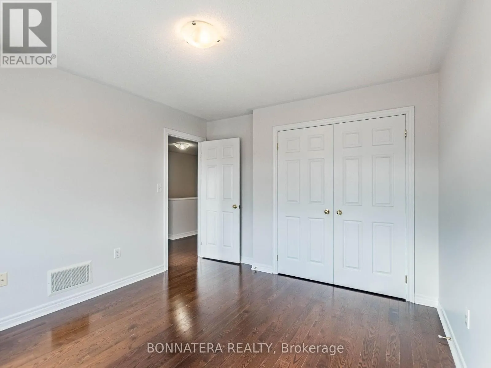 19 - 3275 STALYBRIDGE DRIVE