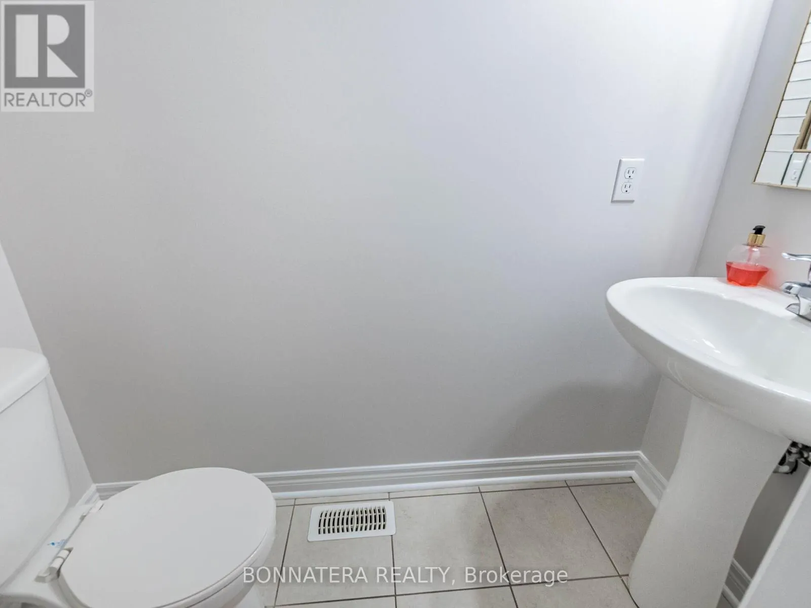 19 - 3275 STALYBRIDGE DRIVE