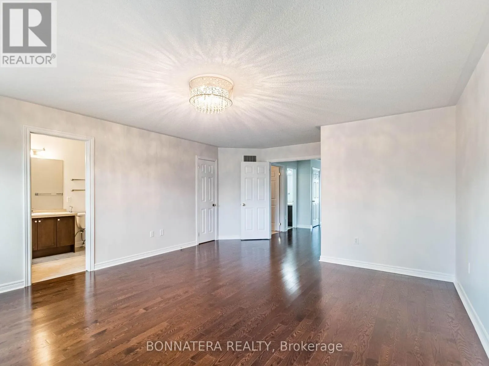 19 - 3275 STALYBRIDGE DRIVE