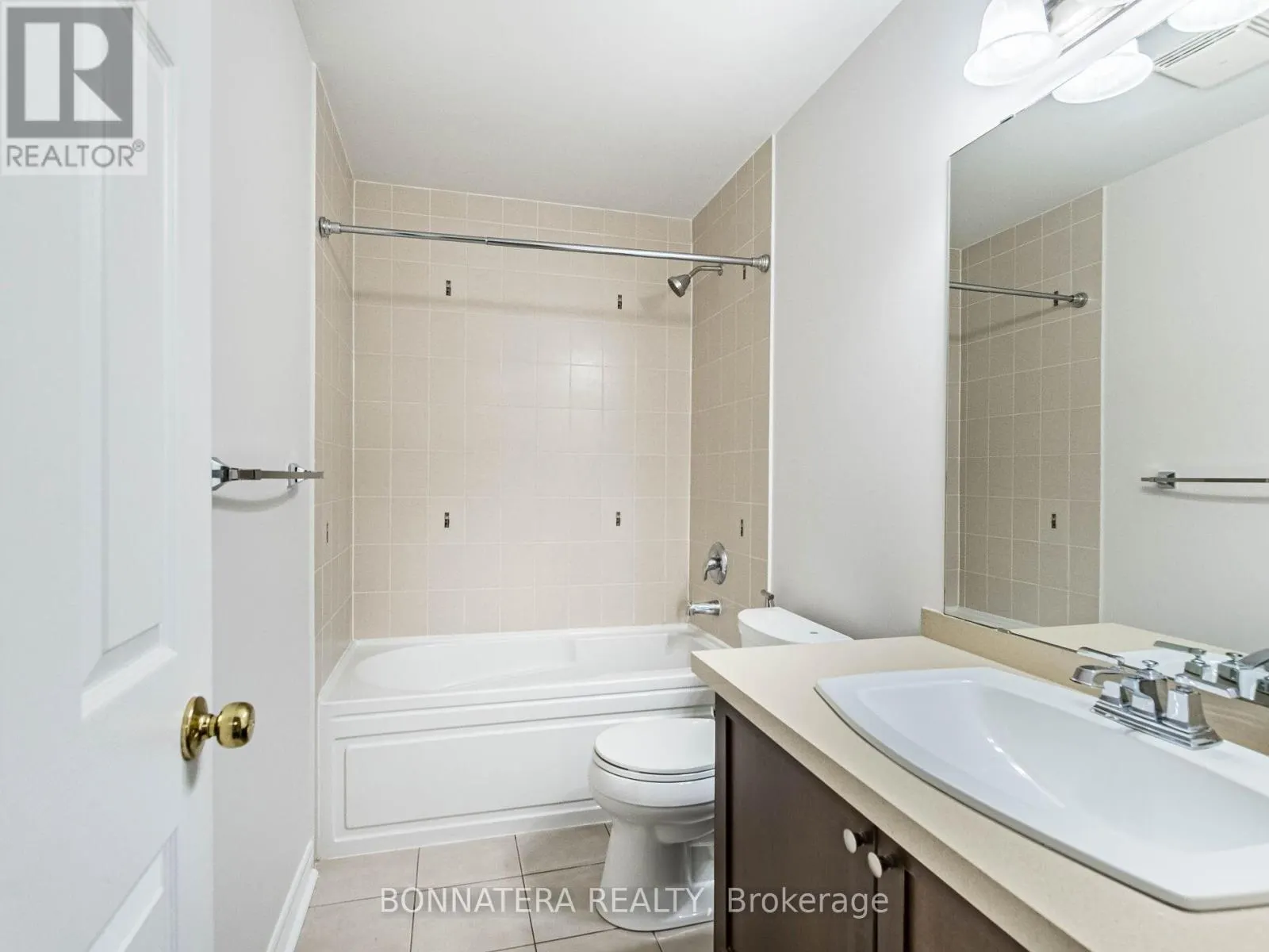 19 - 3275 STALYBRIDGE DRIVE