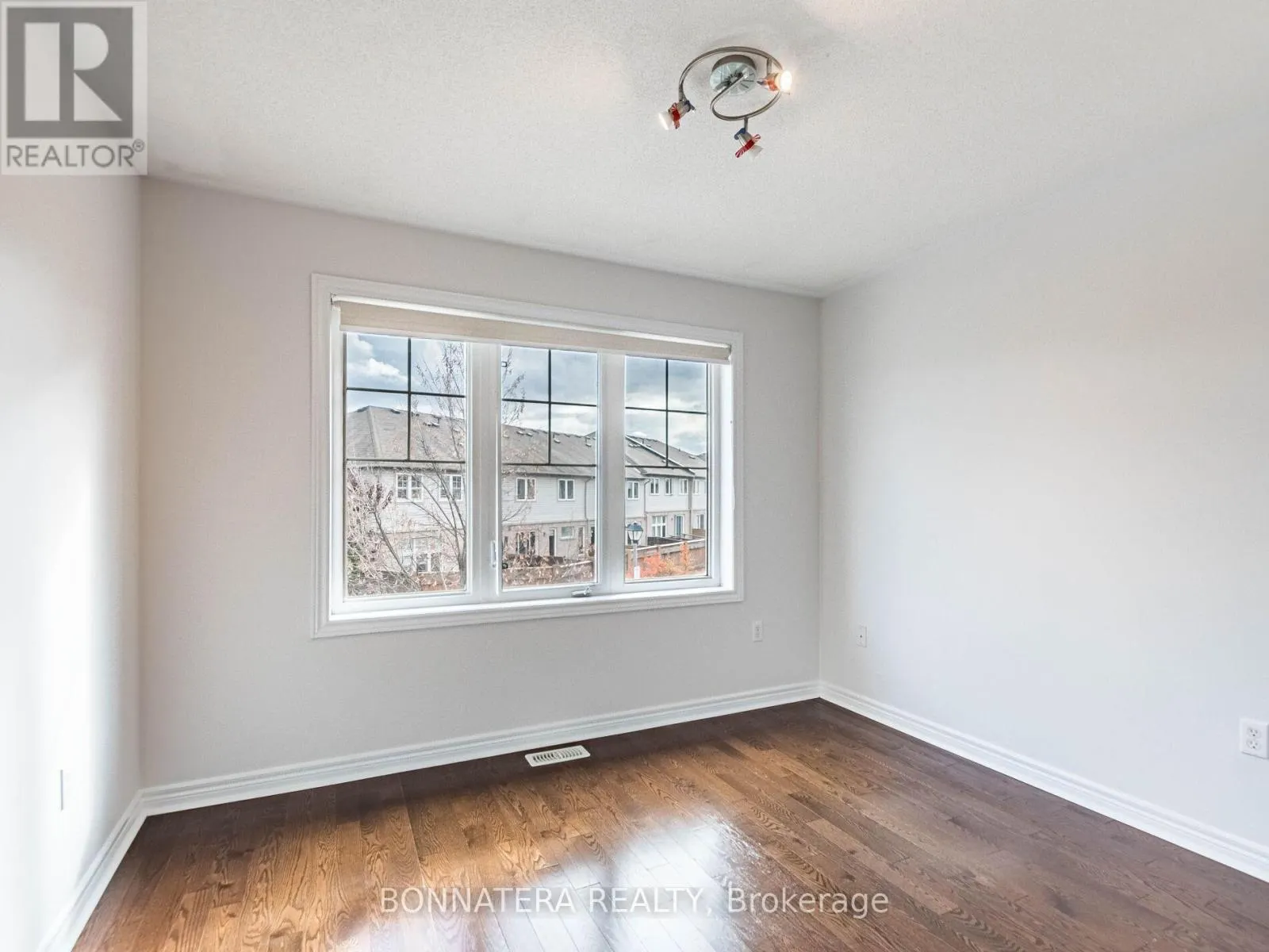 19 - 3275 STALYBRIDGE DRIVE