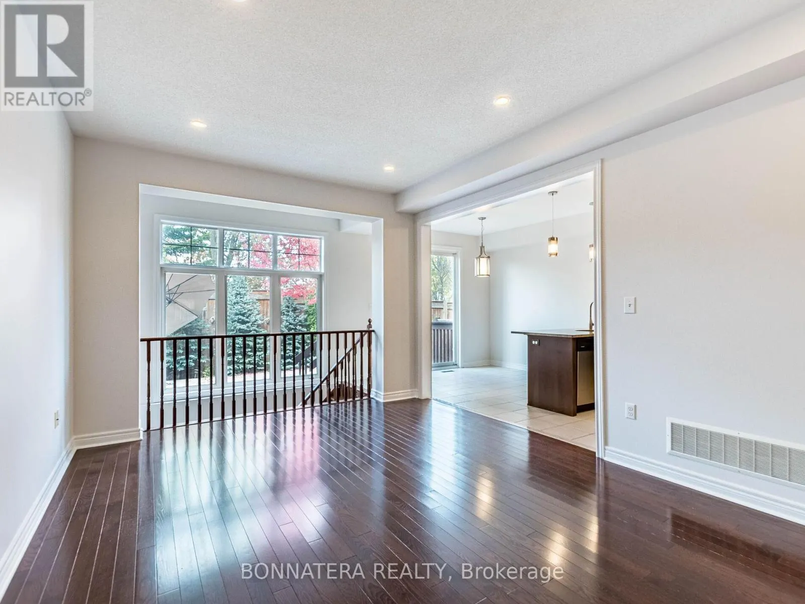 19 - 3275 STALYBRIDGE DRIVE