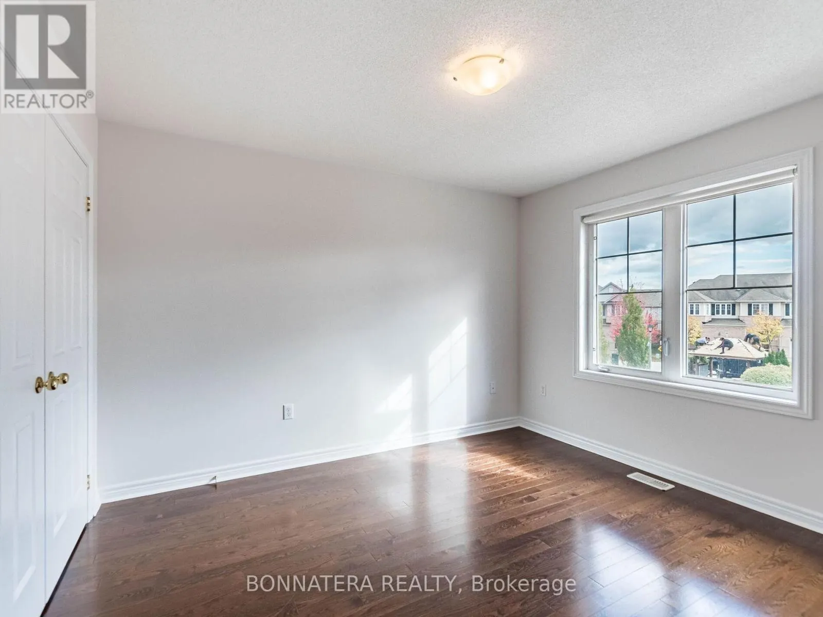 19 - 3275 STALYBRIDGE DRIVE