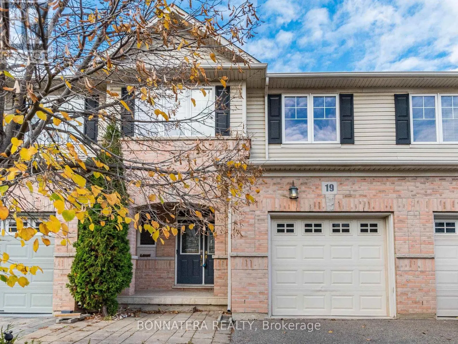 19 - 3275 STALYBRIDGE DRIVE