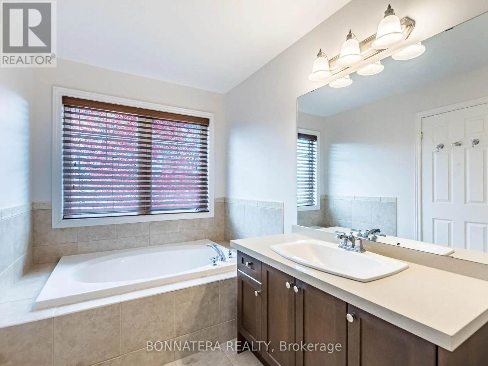 19 - 3275 STALYBRIDGE DRIVE