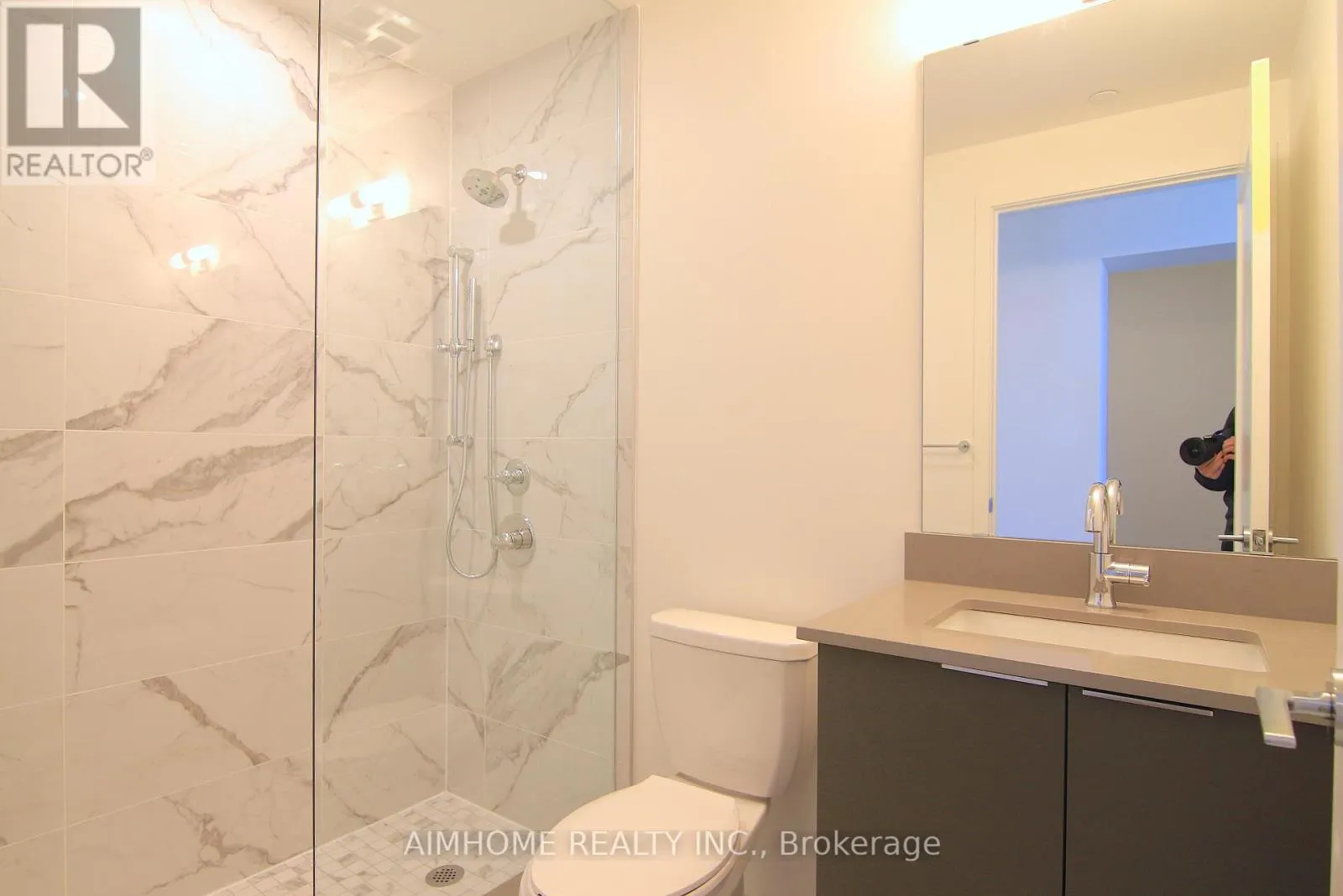 1709 - 3079 TRAFALGAR ROAD