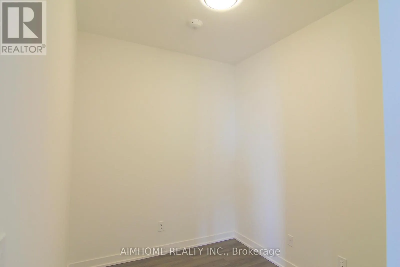 1709 - 3079 TRAFALGAR ROAD