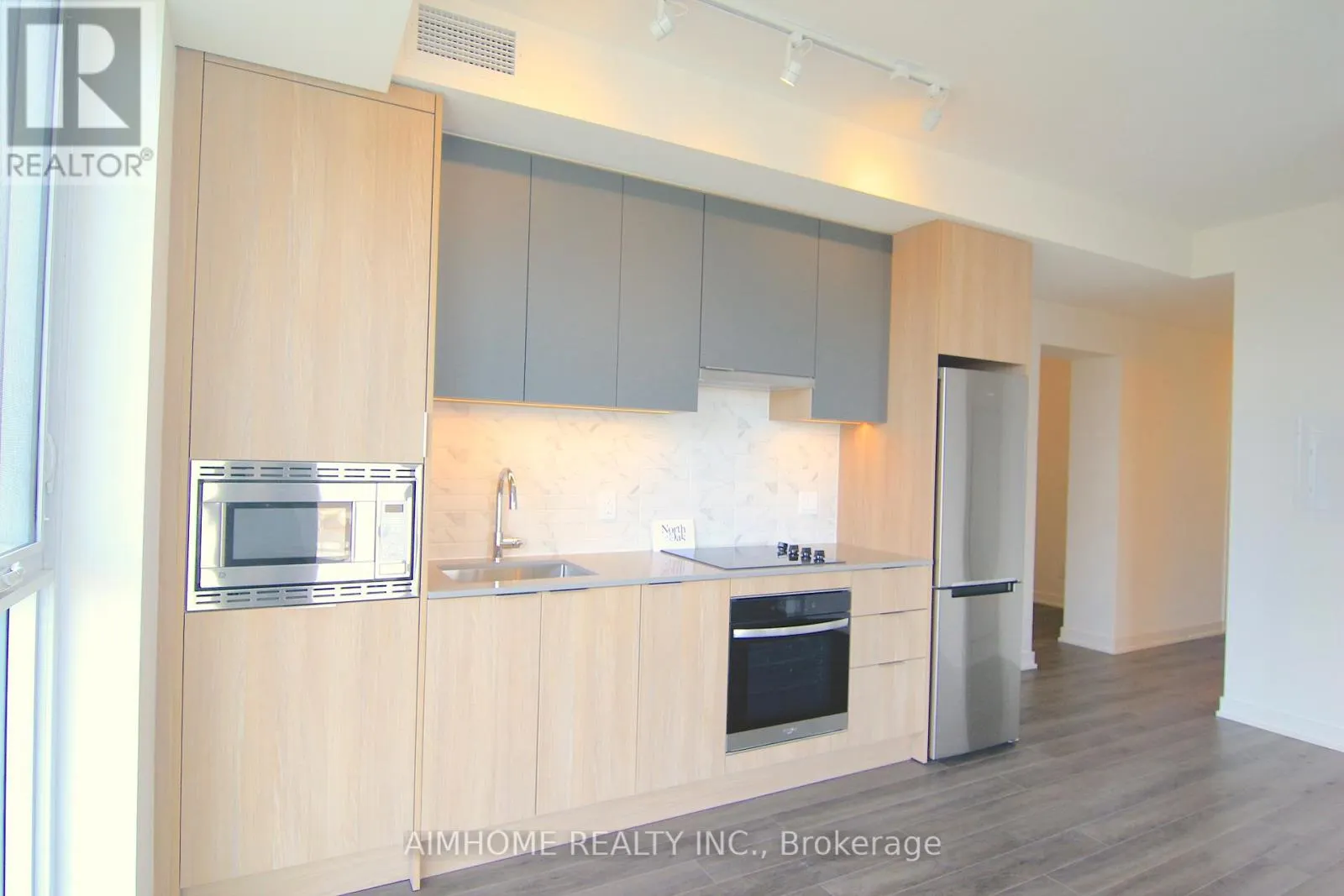 1709 - 3079 TRAFALGAR ROAD