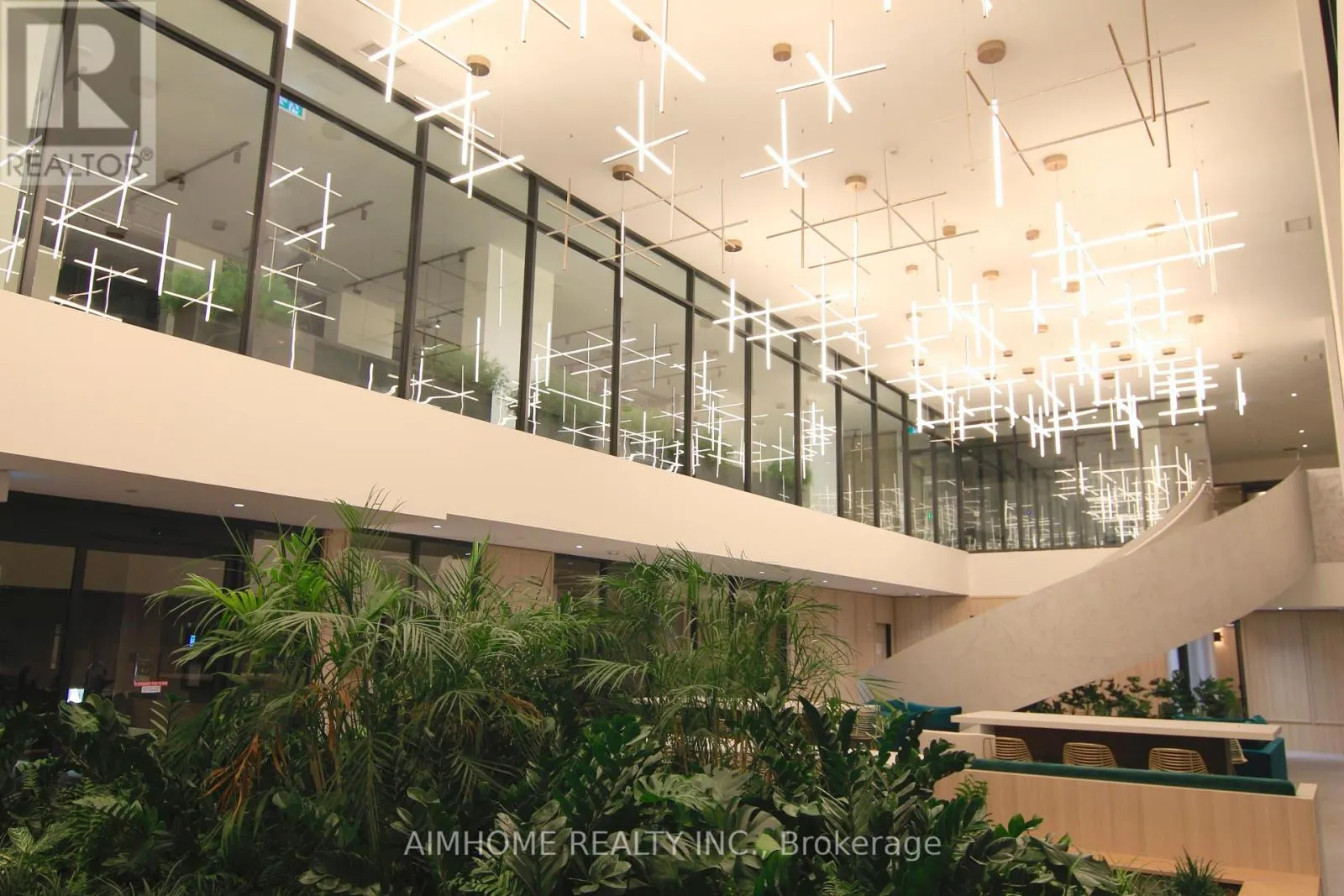 1709 - 3079 TRAFALGAR ROAD