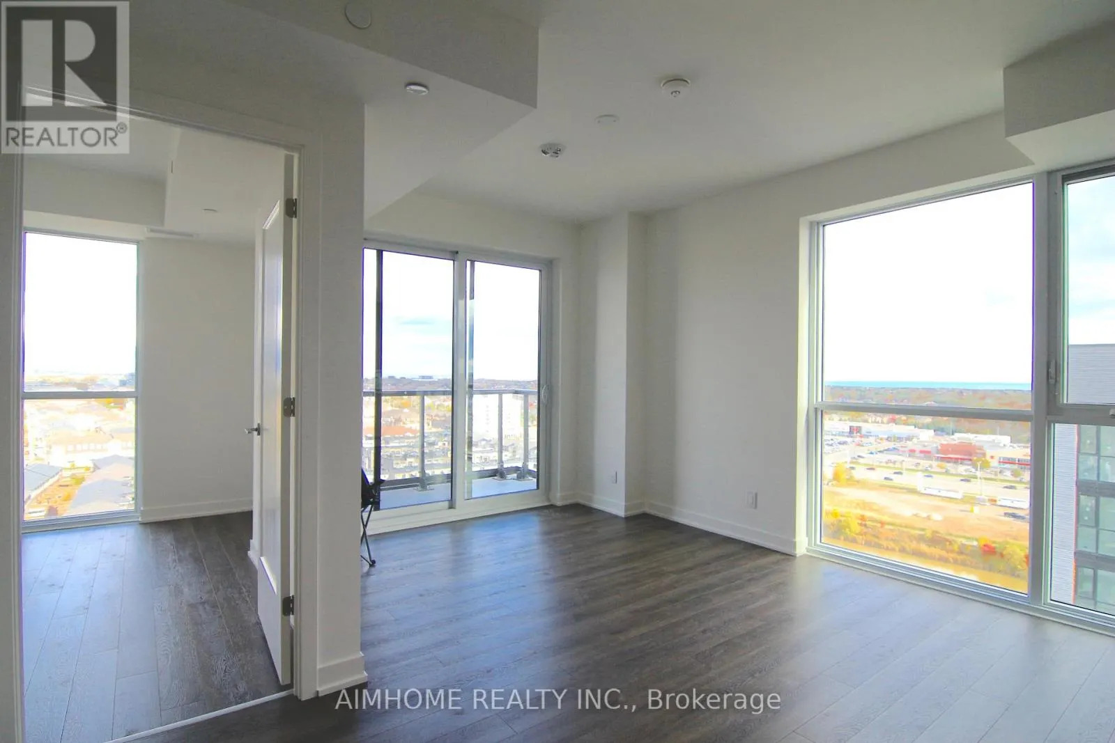 1709 - 3079 TRAFALGAR ROAD