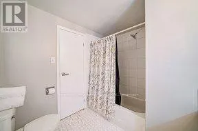 33 GROVELAND CRESCENT