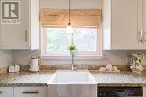 33 GROVELAND CRESCENT