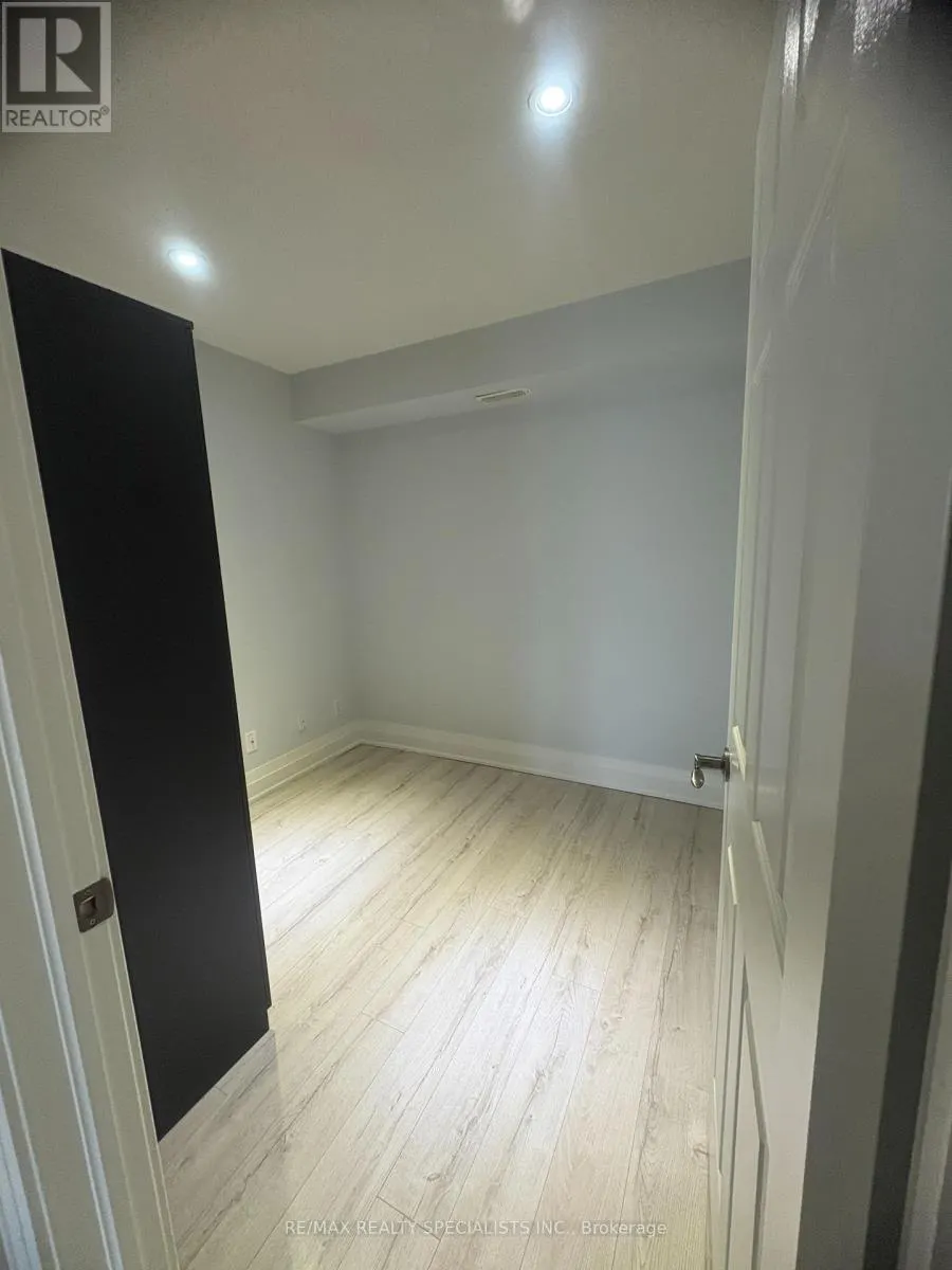 406 - 1440 BISHOPS GATE