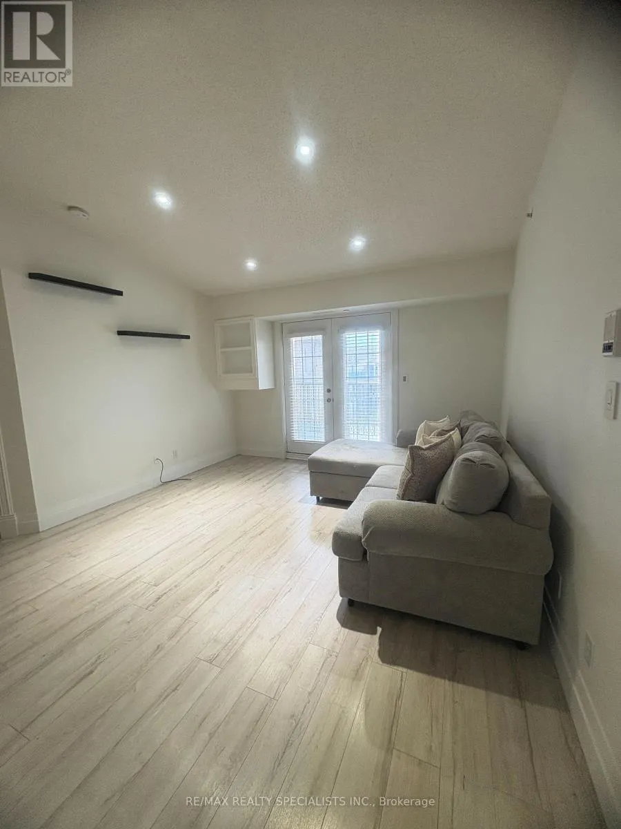 406 - 1440 BISHOPS GATE