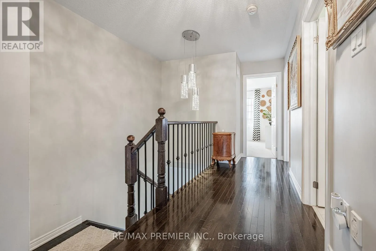 935 TRANSOM CRESCENT