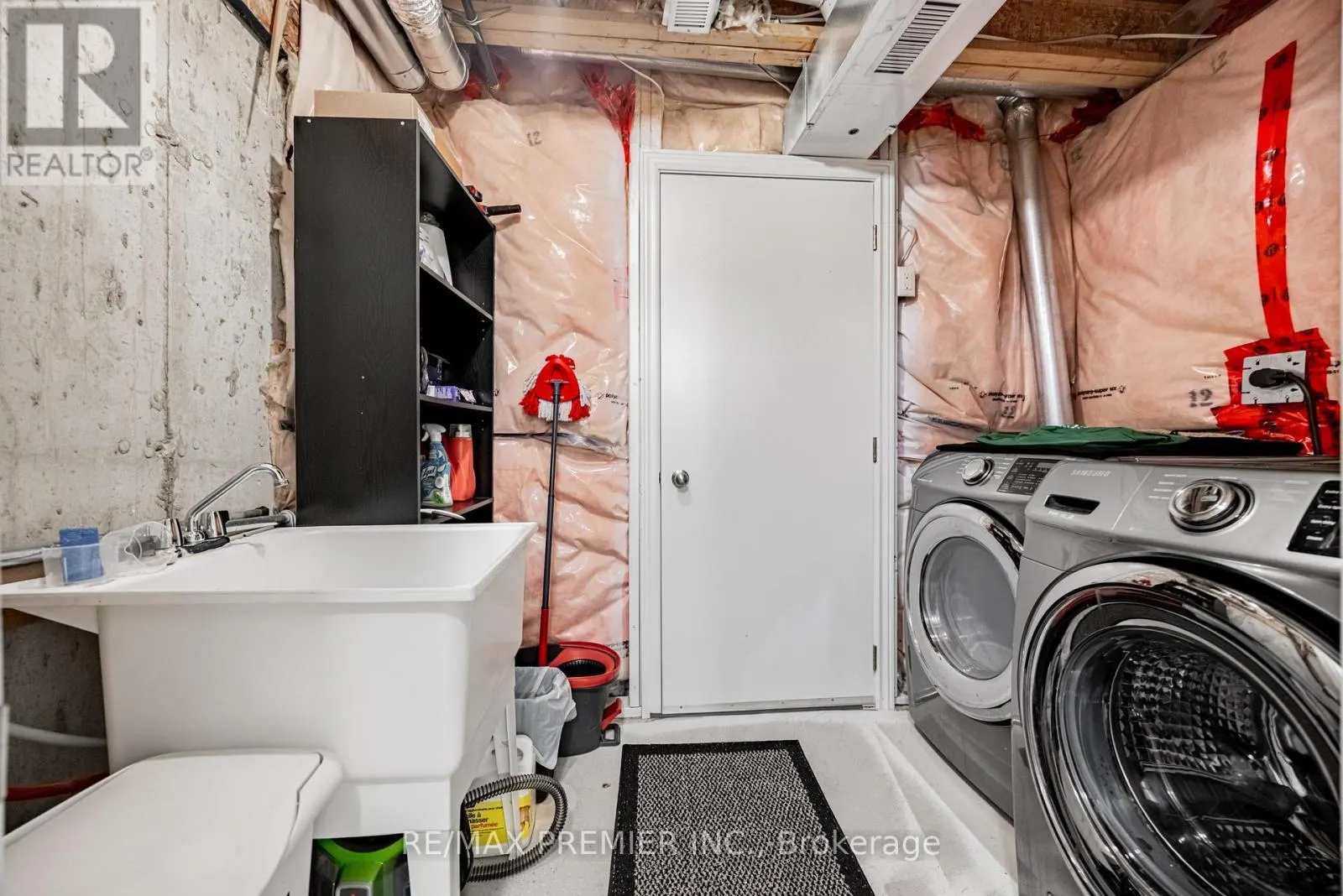 935 TRANSOM CRESCENT