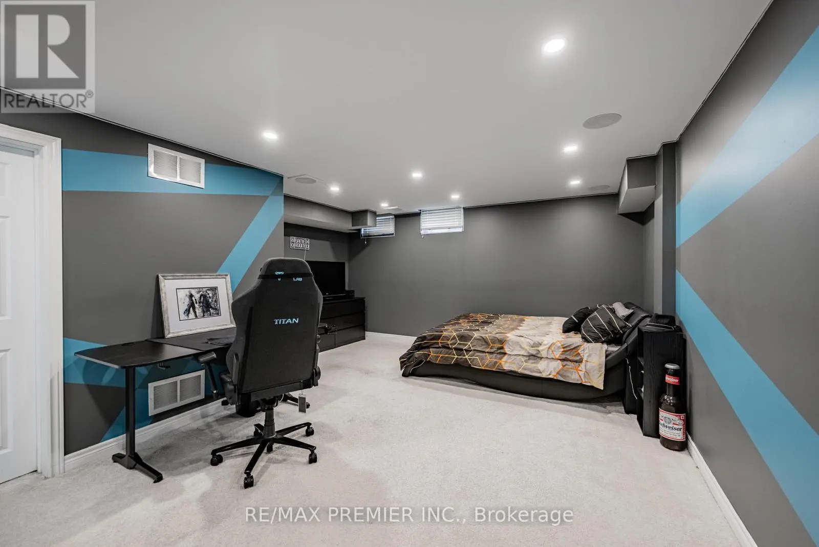 935 TRANSOM CRESCENT