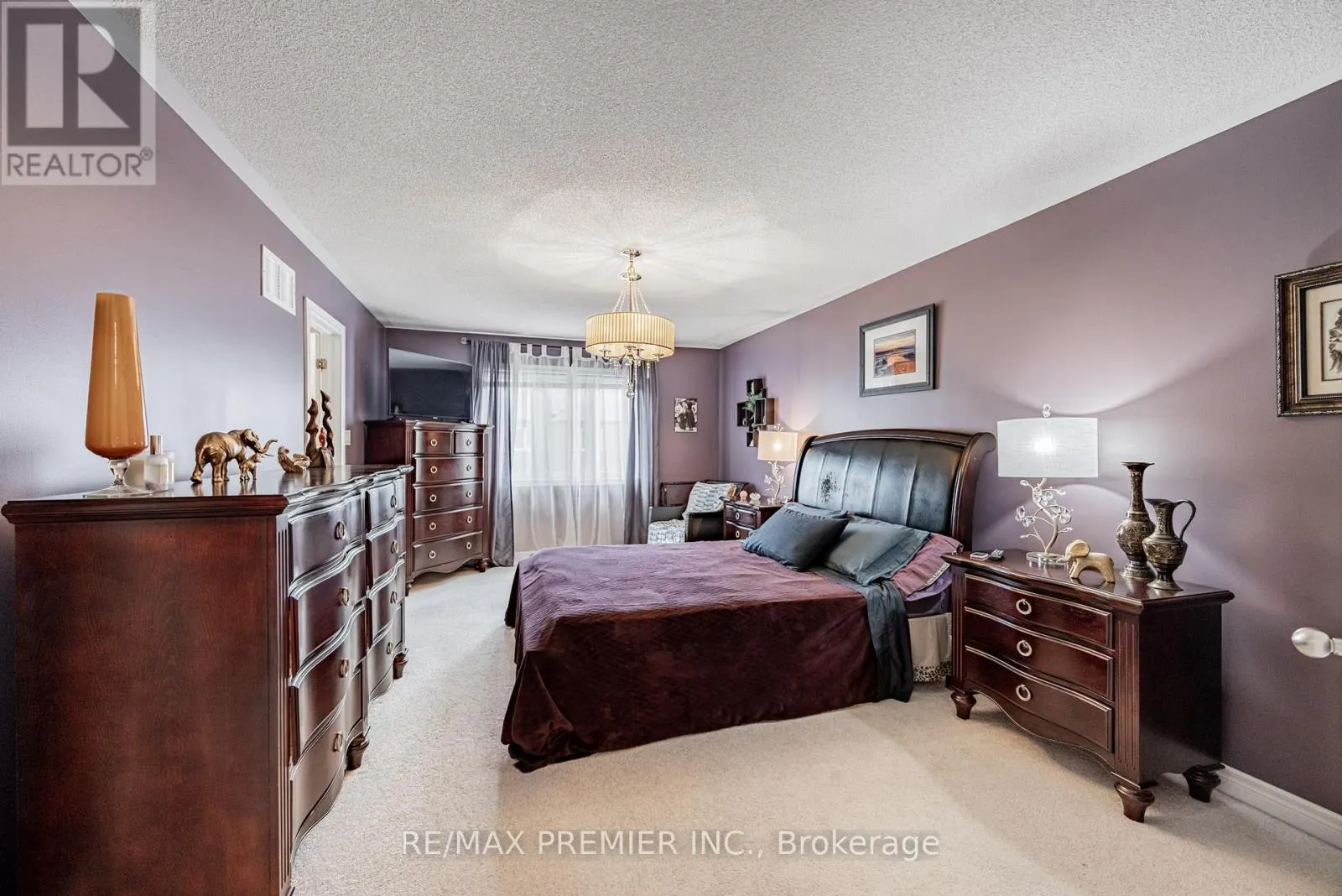 935 TRANSOM CRESCENT