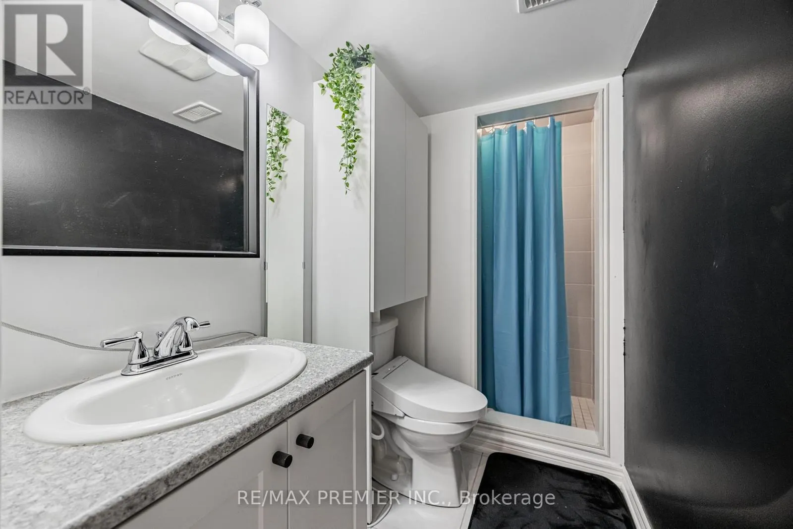 935 TRANSOM CRESCENT