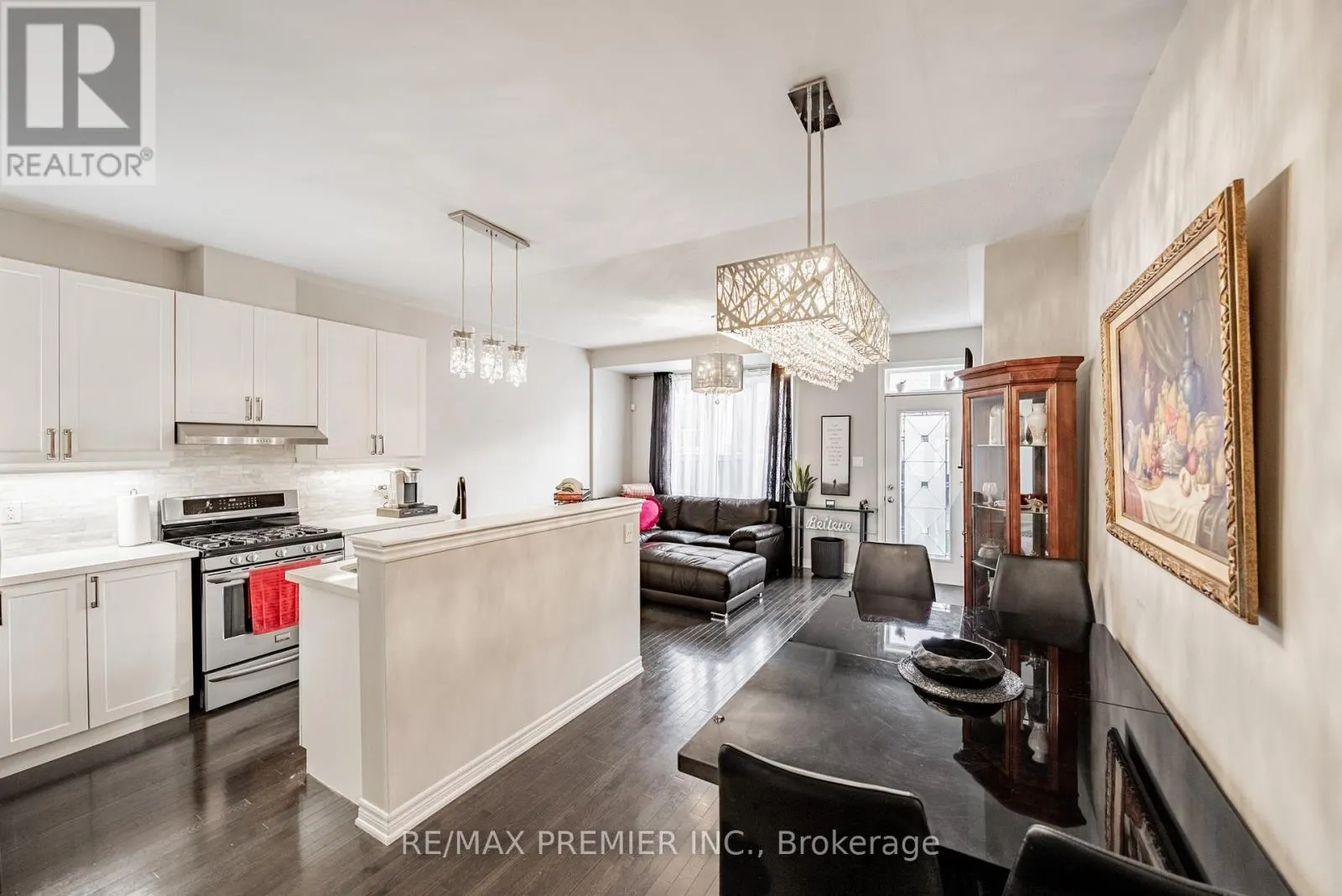 935 TRANSOM CRESCENT