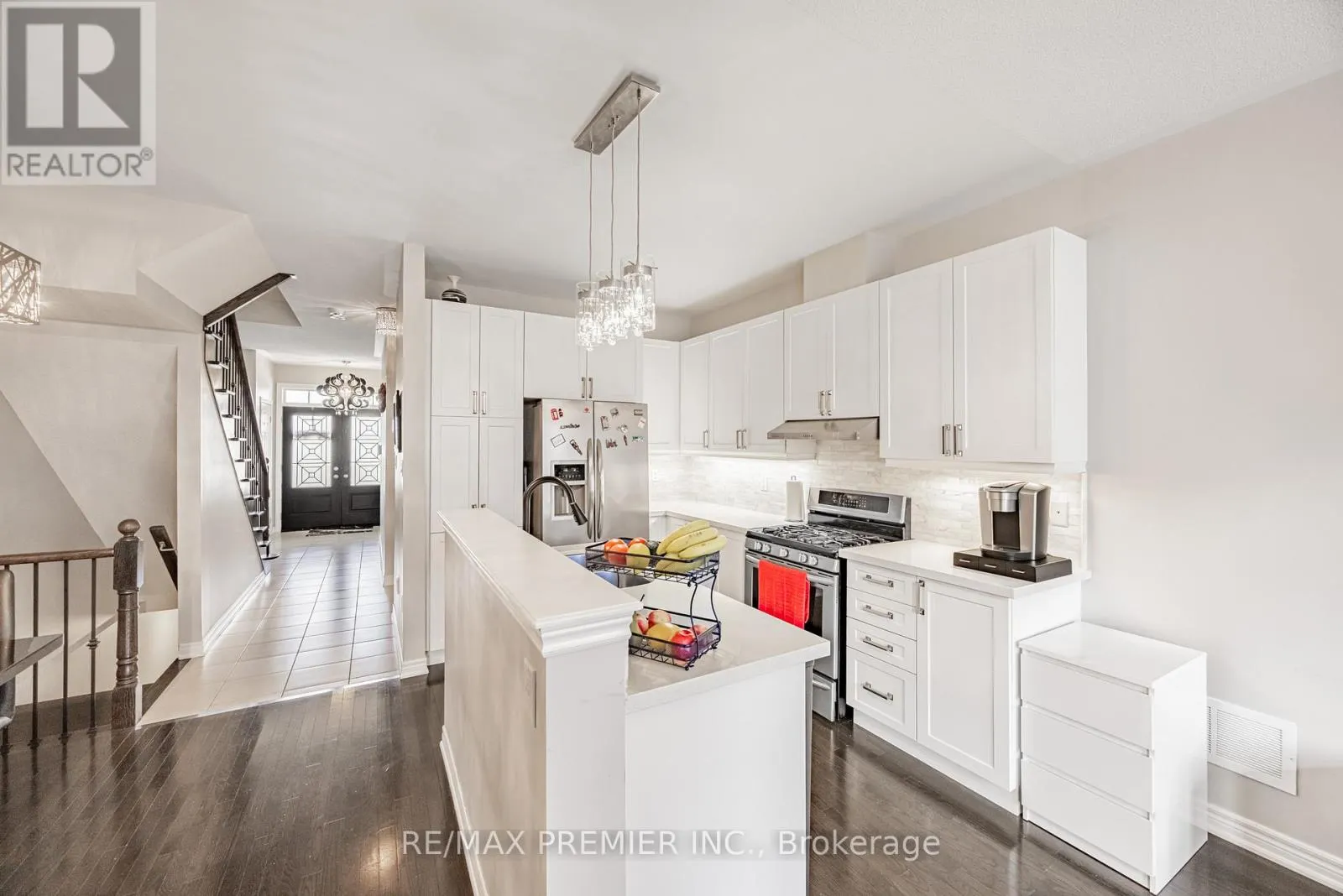 935 TRANSOM CRESCENT