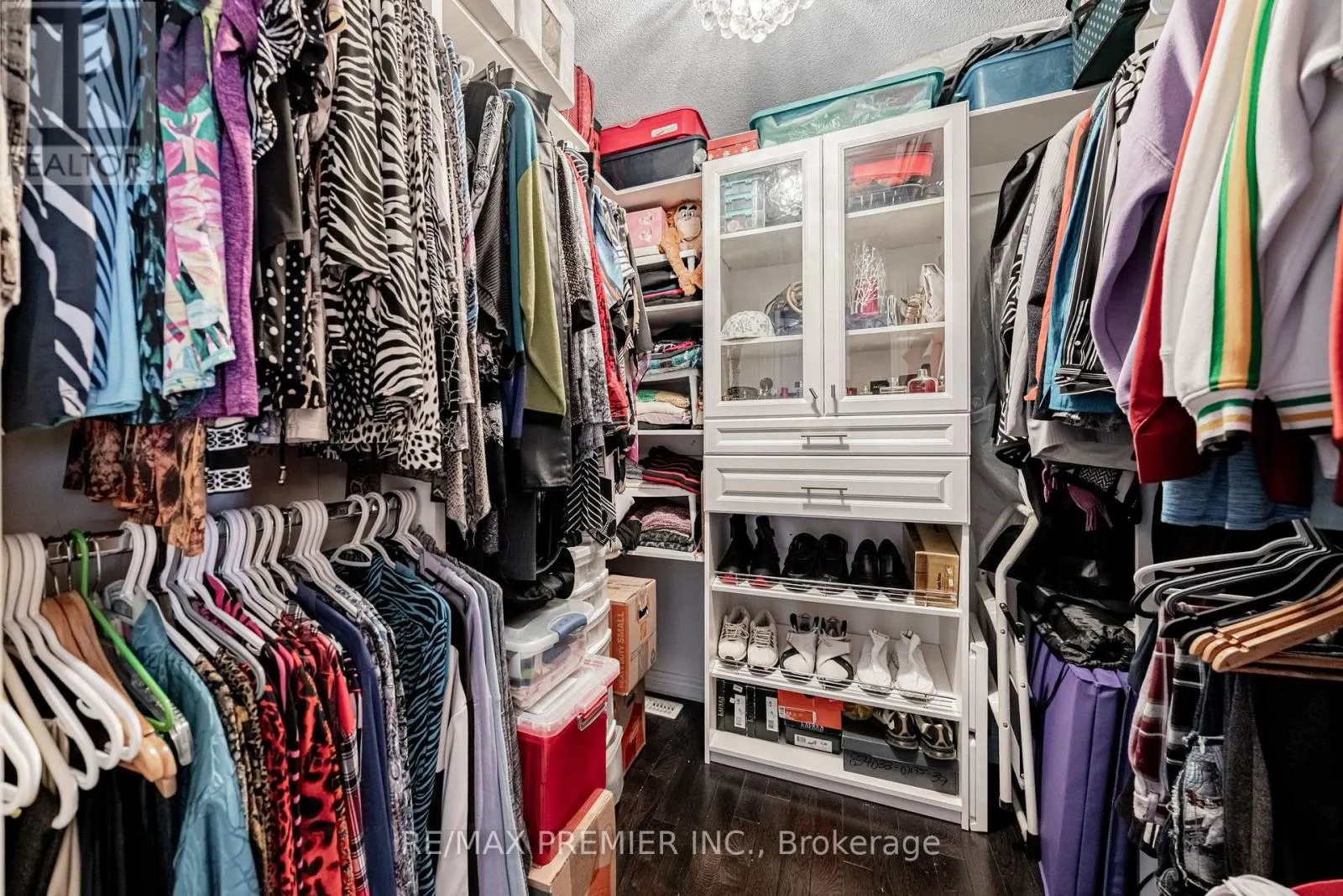 935 TRANSOM CRESCENT