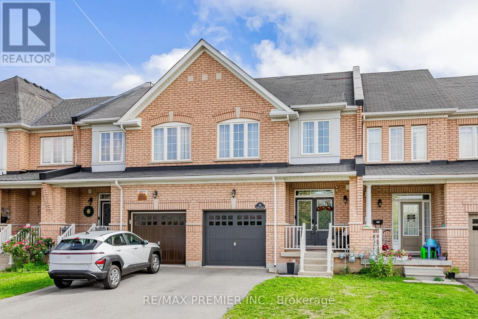 935 TRANSOM CRESCENT