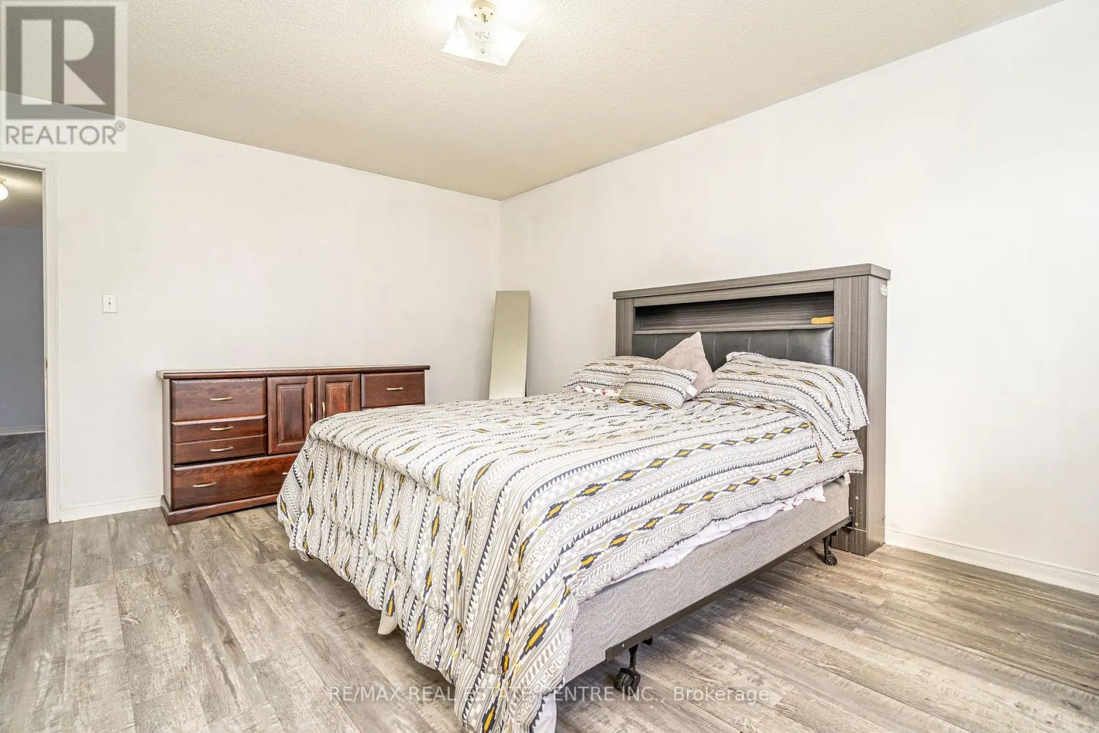 43 TRUMPET VALLEY BOULEVARD