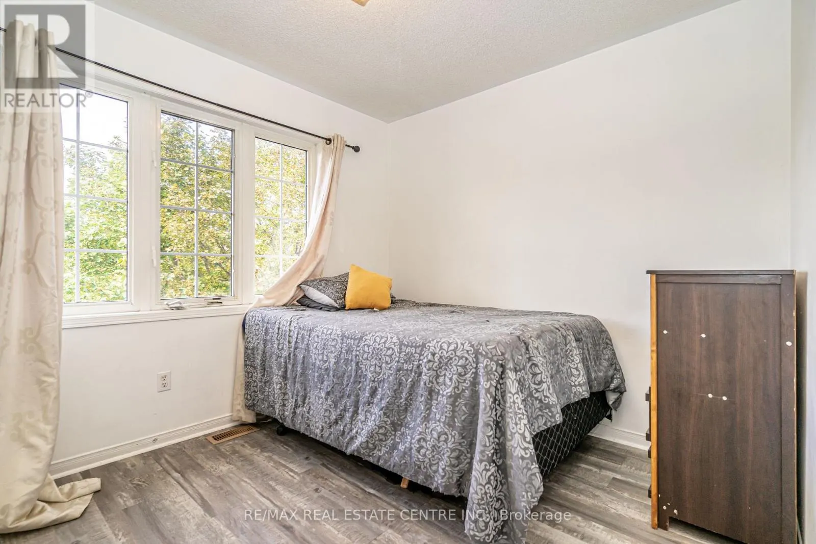 43 TRUMPET VALLEY BOULEVARD