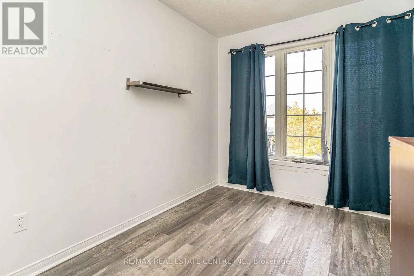 43 TRUMPET VALLEY BOULEVARD