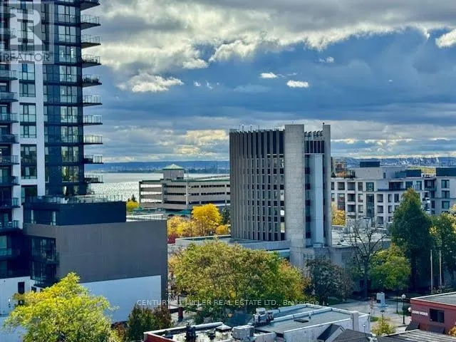 807 - 2025 MARIA STREET