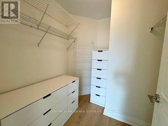 807 - 2025 MARIA STREET