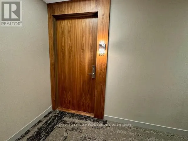 807 - 2025 MARIA STREET