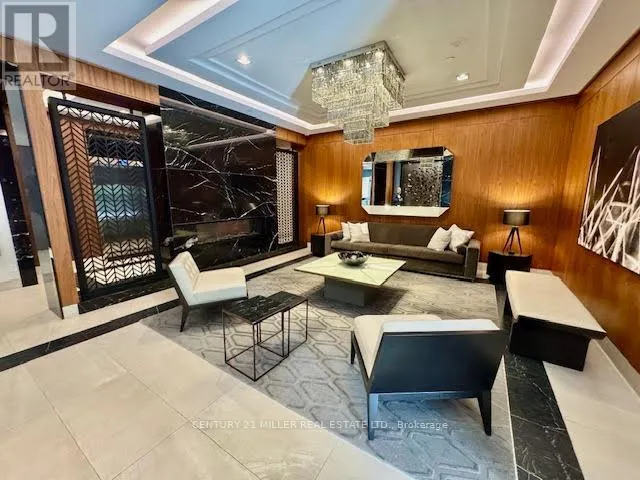 807 - 2025 MARIA STREET