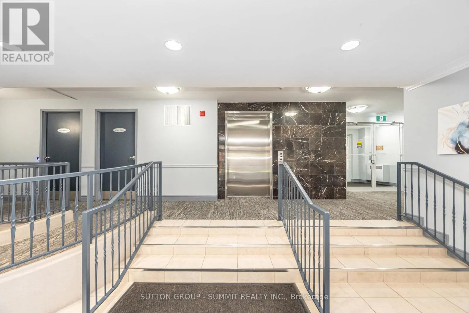 207 - 2300 PARKHAVEN BOULEVARD