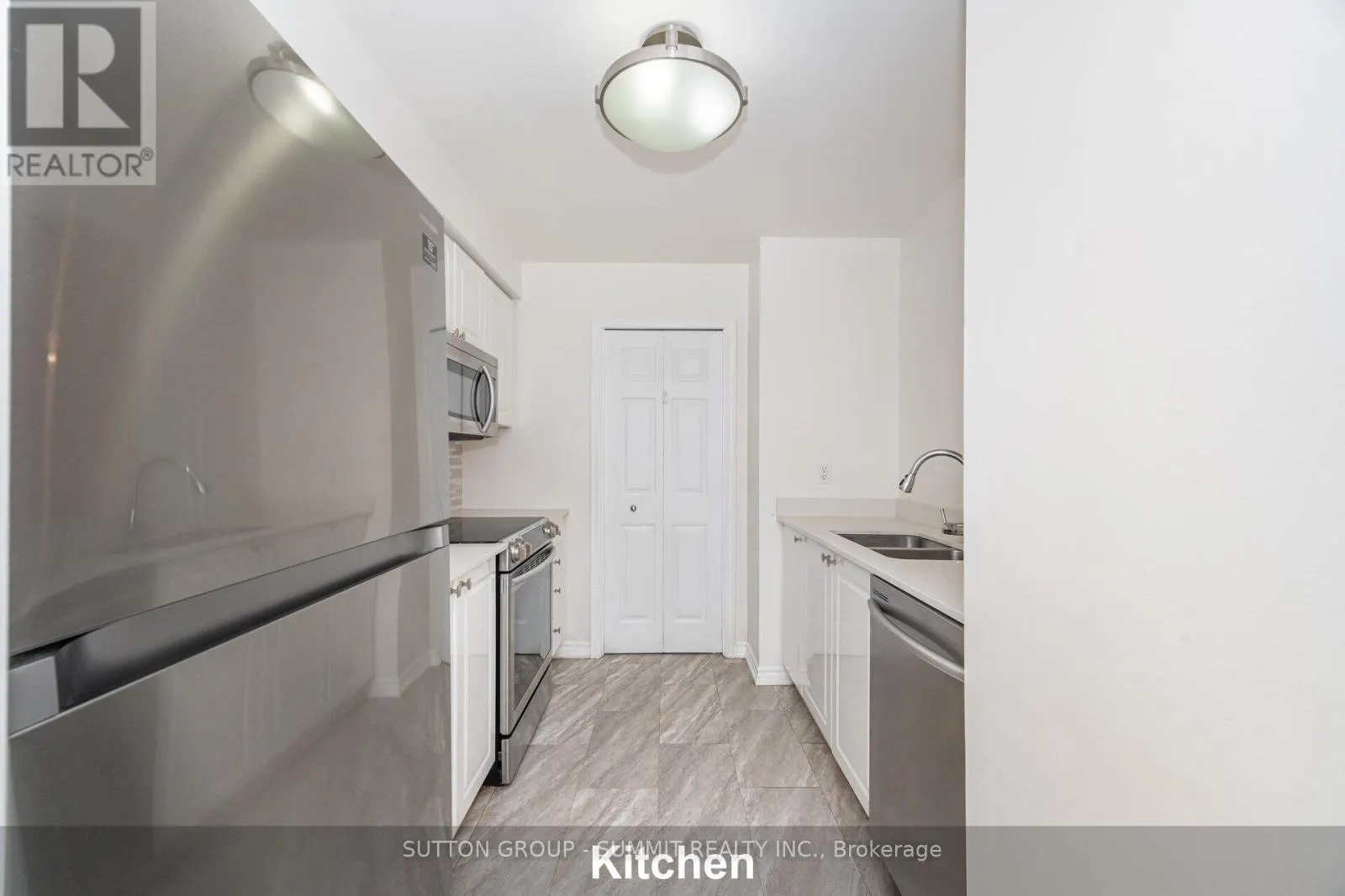 207 - 2300 PARKHAVEN BOULEVARD