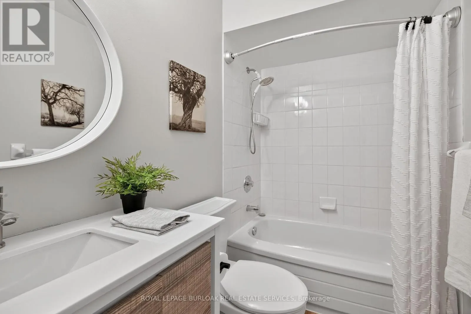 28 - 2015 CLEAVER AVENUE