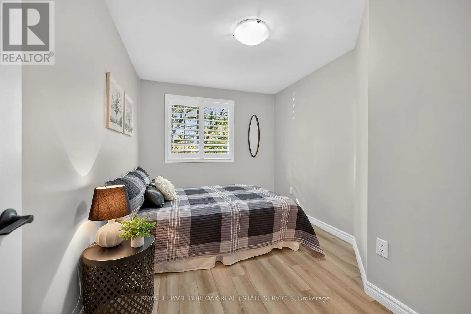 28 - 2015 CLEAVER AVENUE