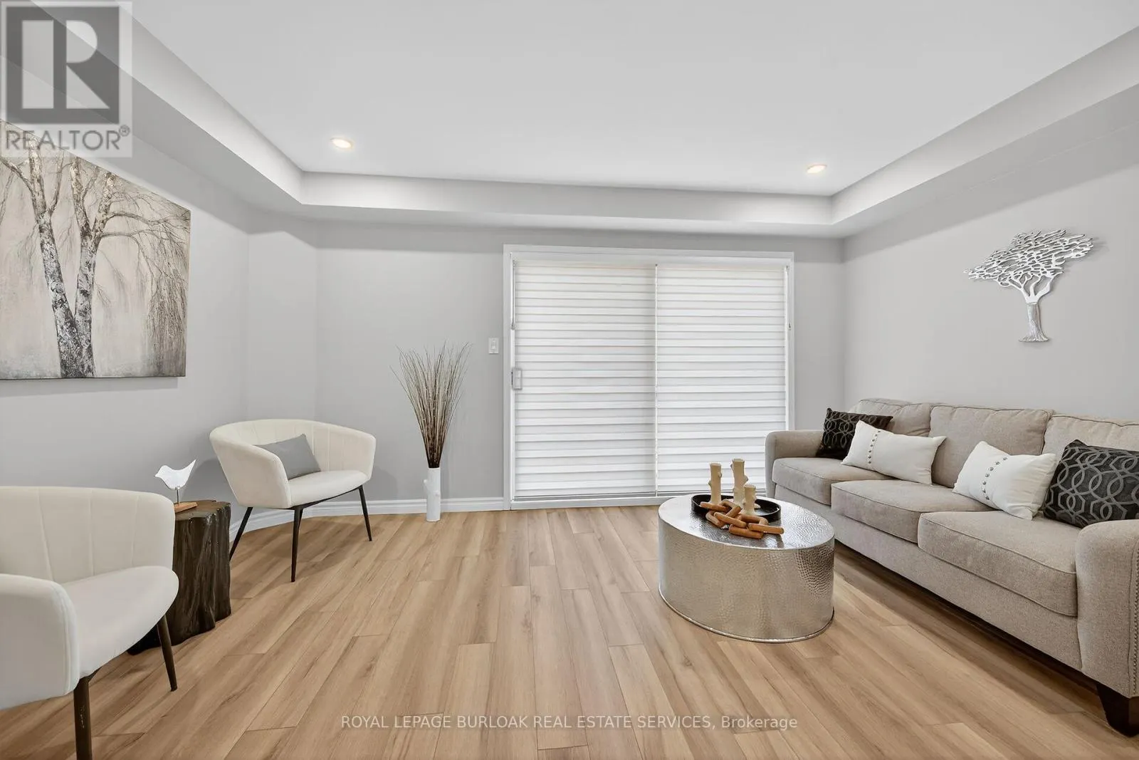 28 - 2015 CLEAVER AVENUE