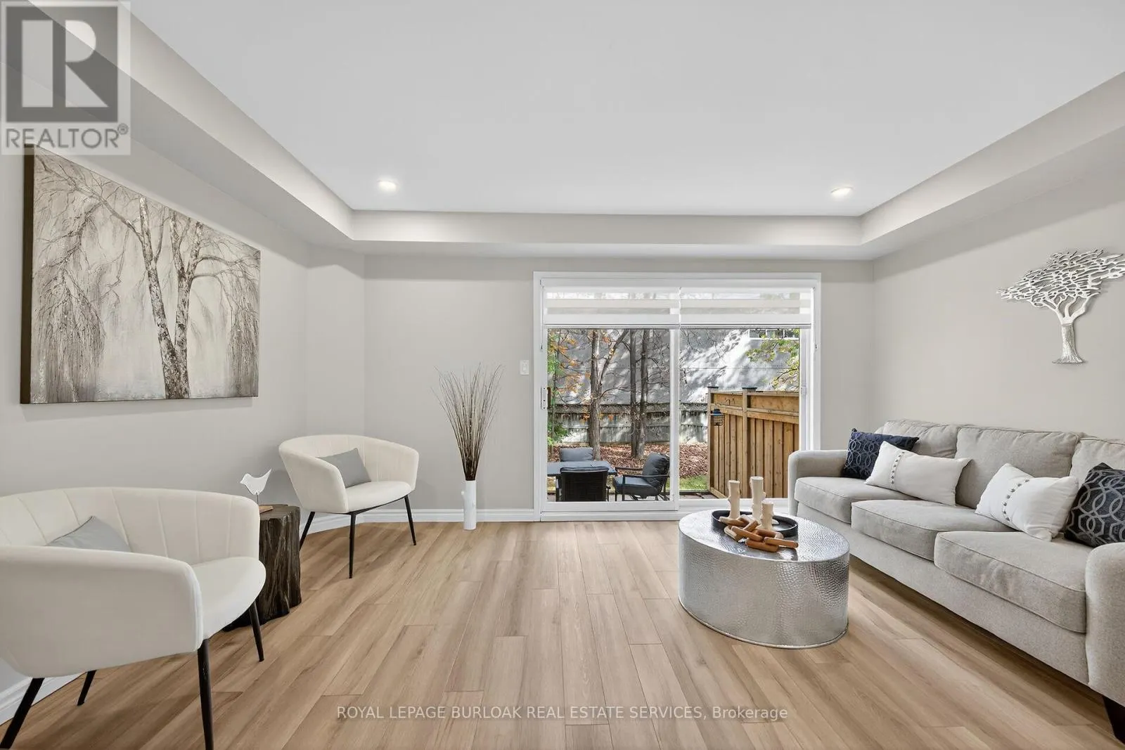 28 - 2015 CLEAVER AVENUE