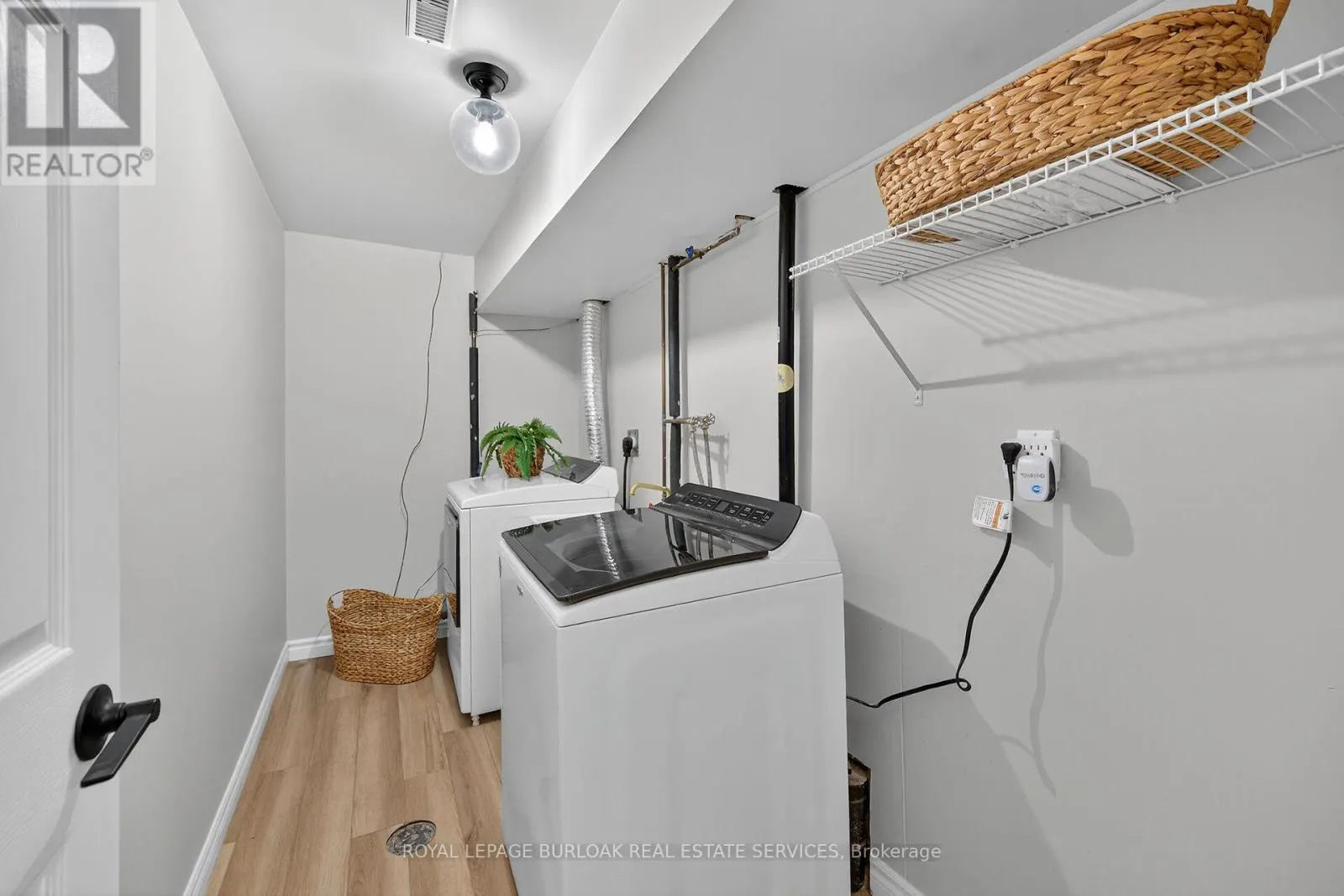 28 - 2015 CLEAVER AVENUE