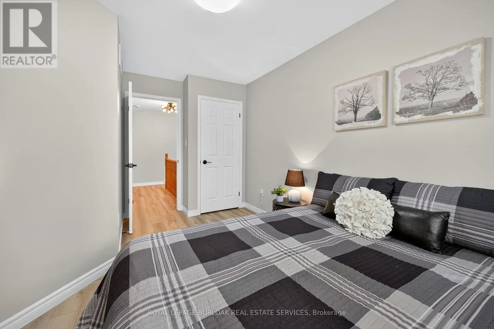 28 - 2015 CLEAVER AVENUE