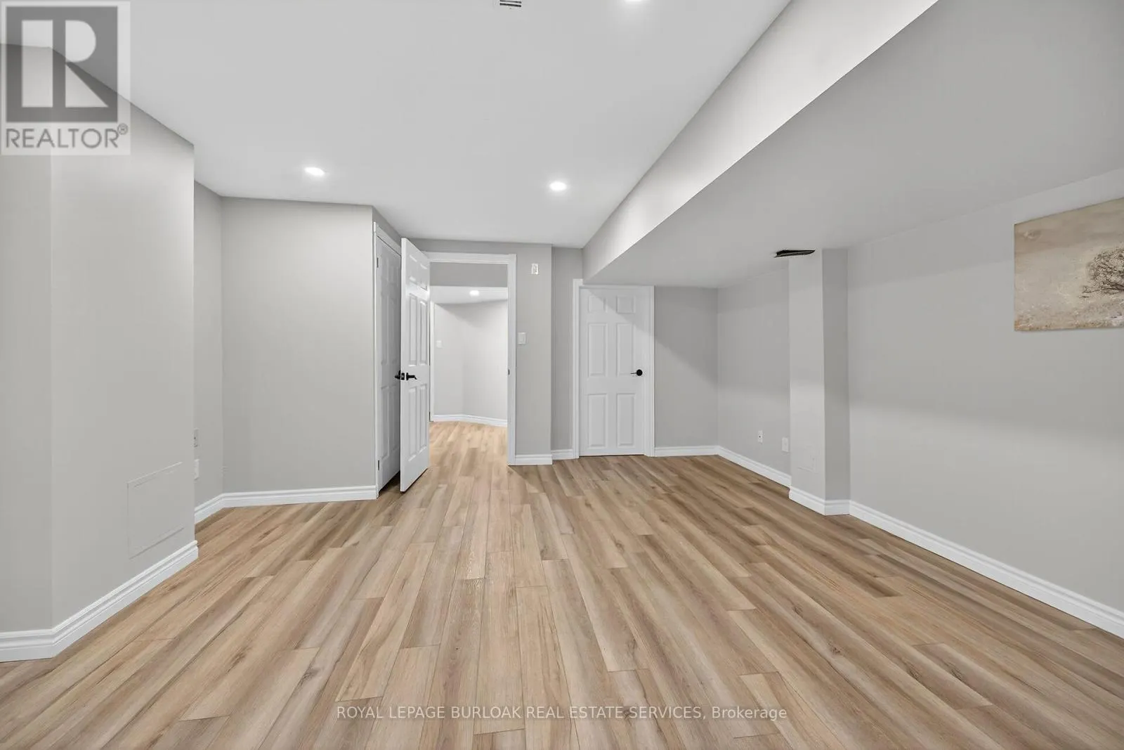 28 - 2015 CLEAVER AVENUE