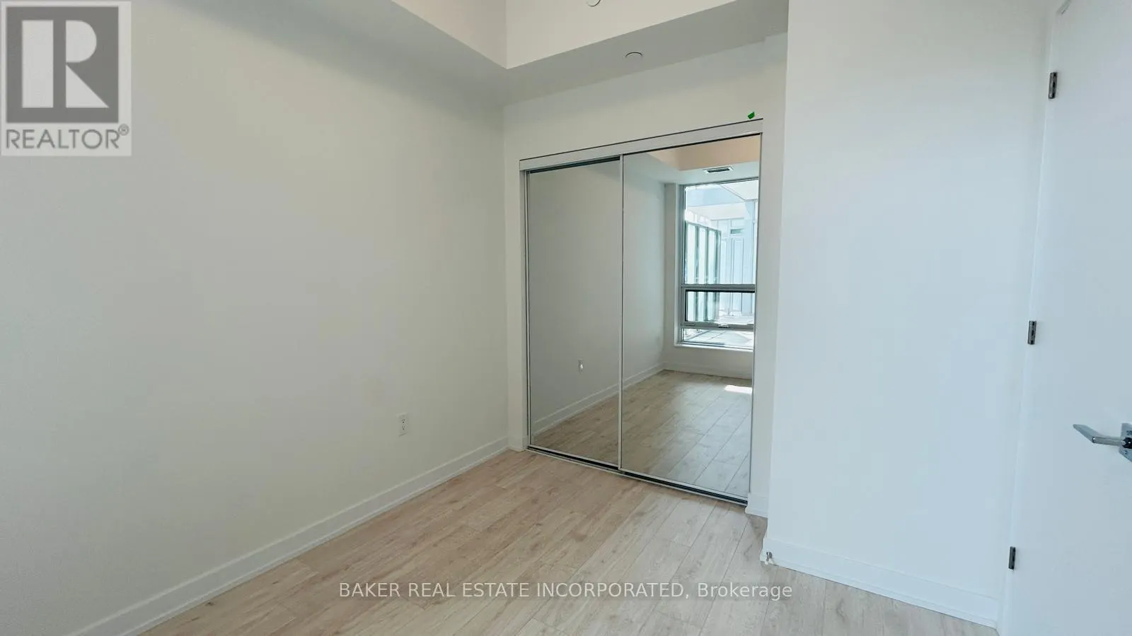 201 - 500 PLAINS ROAD E